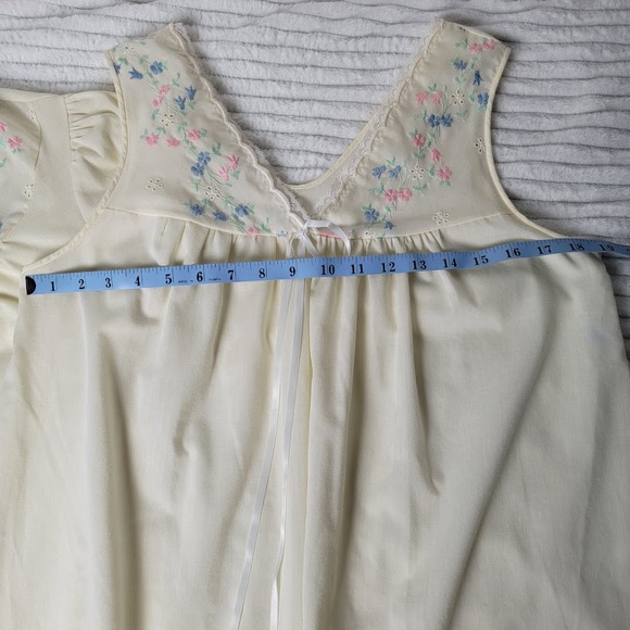 Vintage Lorraine Nightgown Robe Set Small Yellow Floral Embroidered Lace USA - Picture 6 of 10